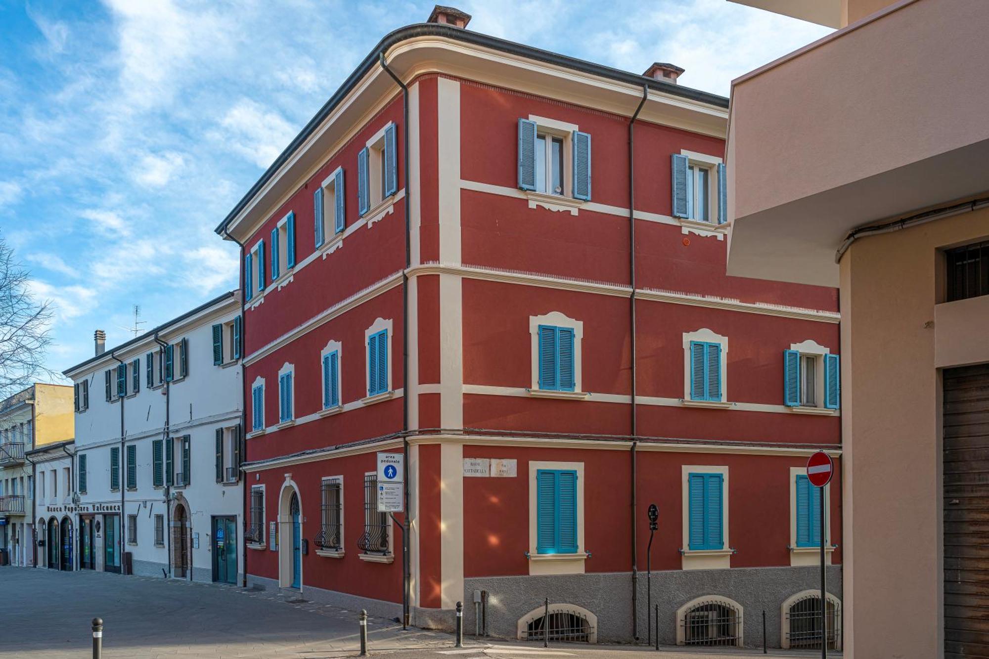 Lamalatestina Suite - Apartment In Front Of The Castle Римини Екстериор снимка